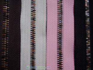 廠家直供金屬拉鏈、尼龍拉鏈、壓塑拉鏈_紡織、皮革_世界工廠網(wǎng)中國(guó)產(chǎn)品信息庫(kù)